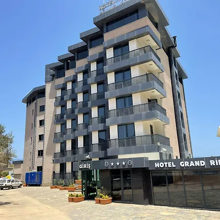 Hotell Grand Rimedya *